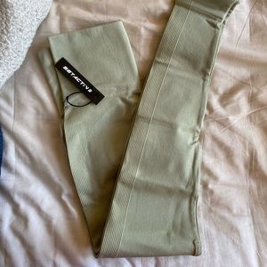 SETactive NWT leggings